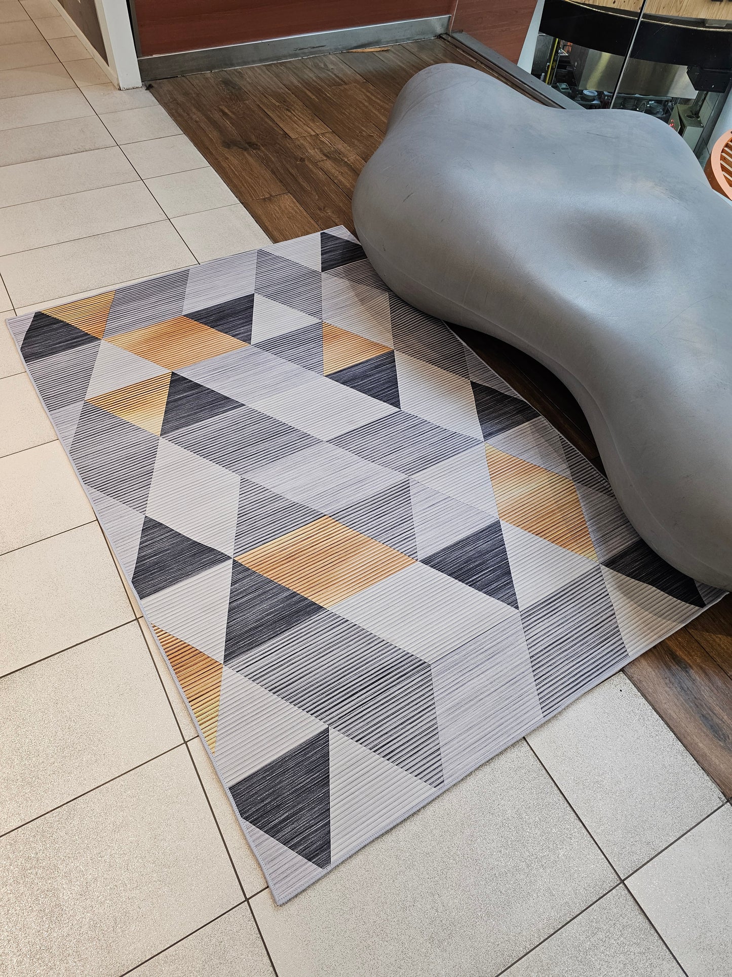 Alfombra New Triangle